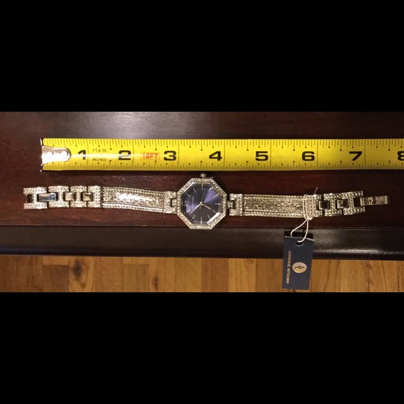 💋Adrienne Vittadini Bezel Wrist Watch w/ Crystals